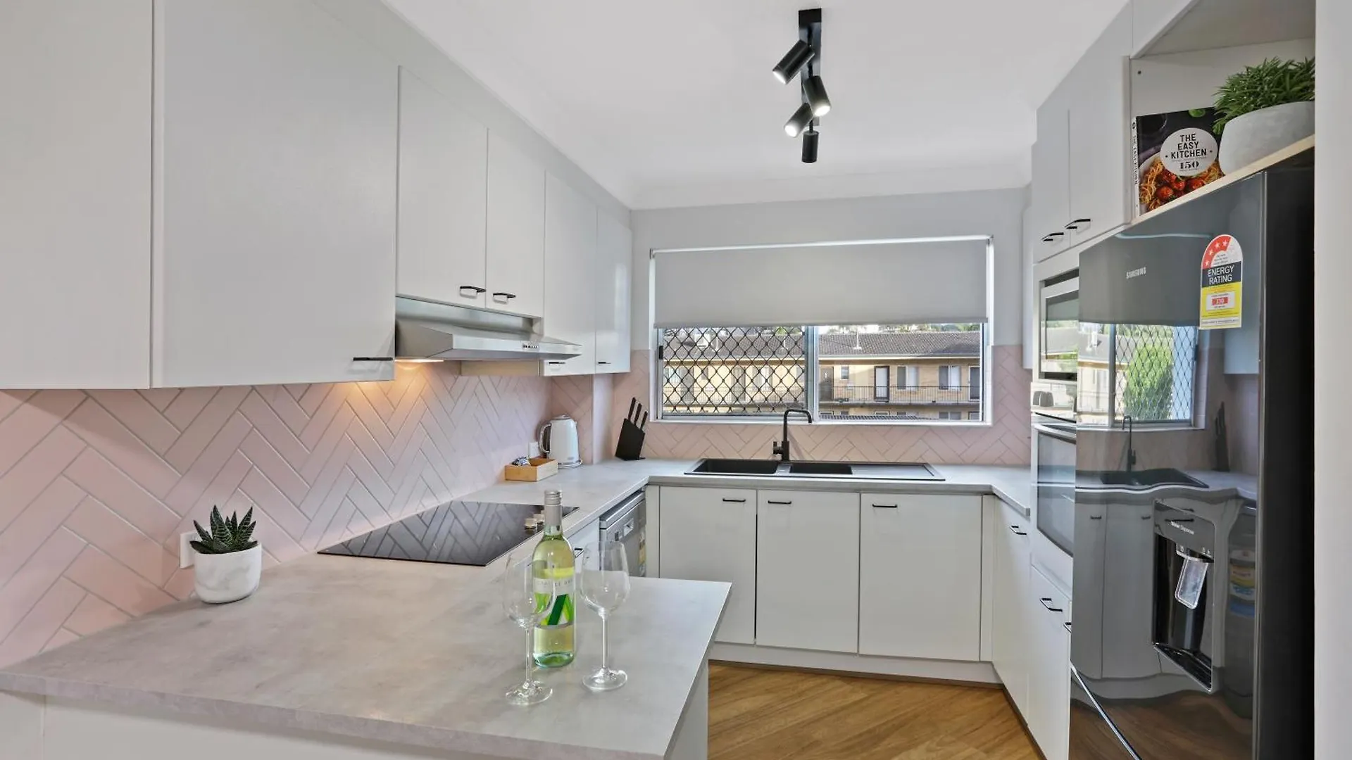 Le Beach Apartments Gold Coast Aparthotel